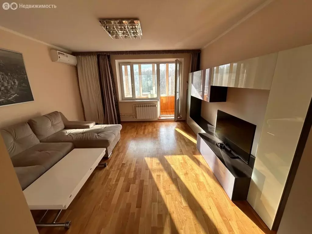 2-комнатная квартира: Москва, улица Академика Анохина, 60 (70 м) - Фото 1