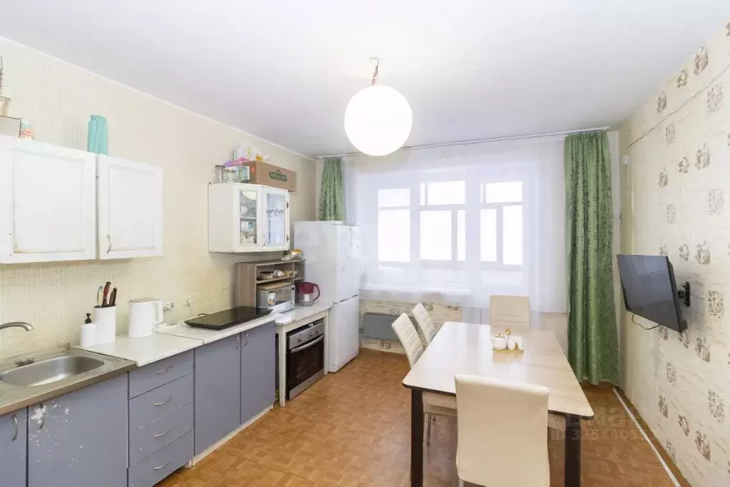 2-к кв. Тюменская область, Тюмень Инженерная ул., 66 (68.5 м) - Фото 1