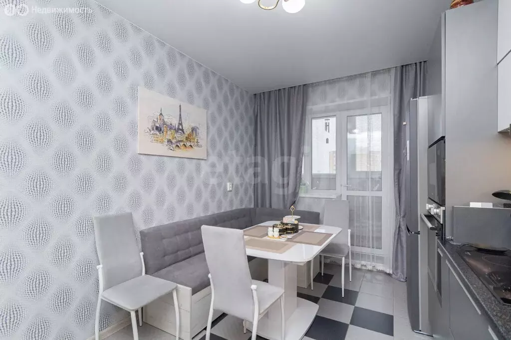 2-комнатная квартира: Тюмень, Верхнетарманская улица, 3 (55.3 м) - Фото 2