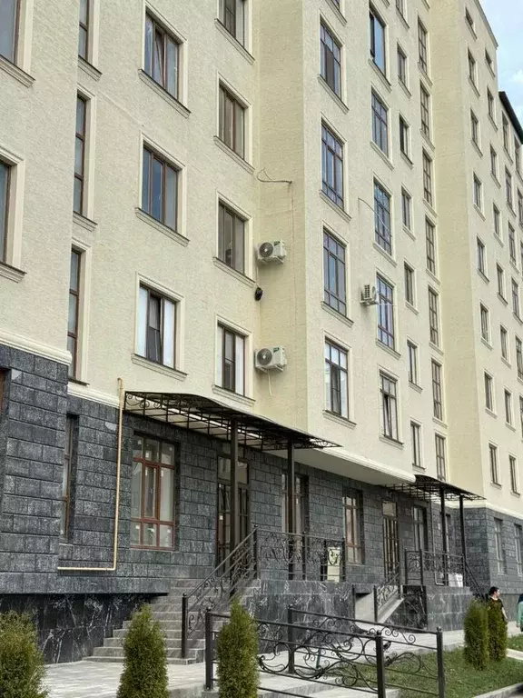 3-к кв. Кабардино-Балкария, Нальчик ул. Героя России Т.М. Тамазова, 2А ... - Фото 1