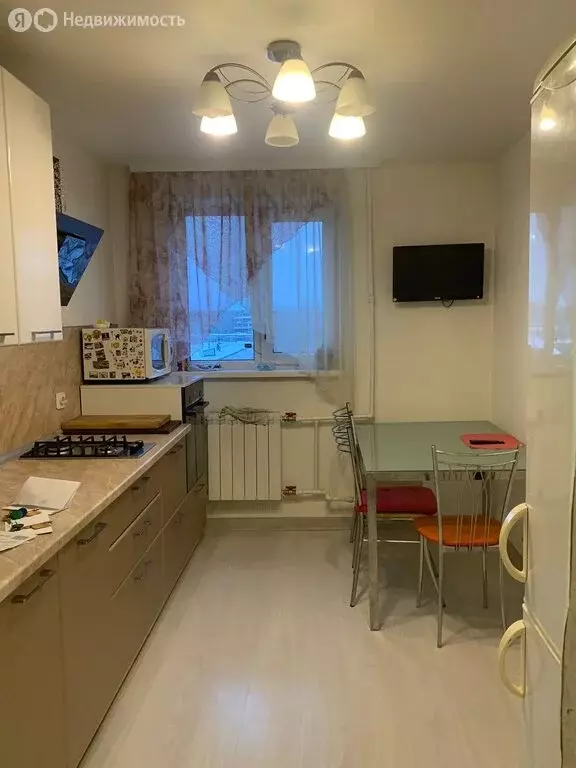 3-комнатная квартира: Екатеринбург, улица Металлургов, 28 (63 м) - Фото 1