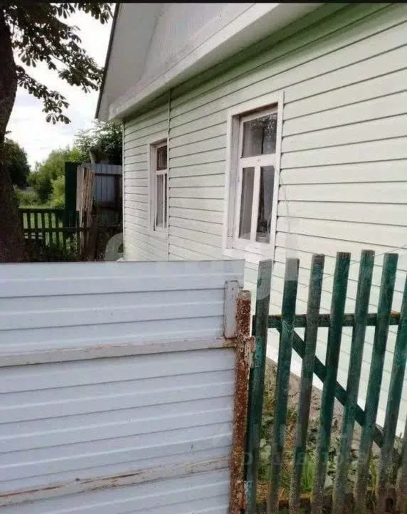 Дом в Брянская область, Суражский район, Влазовичское с/пос, с. ... - Фото 1