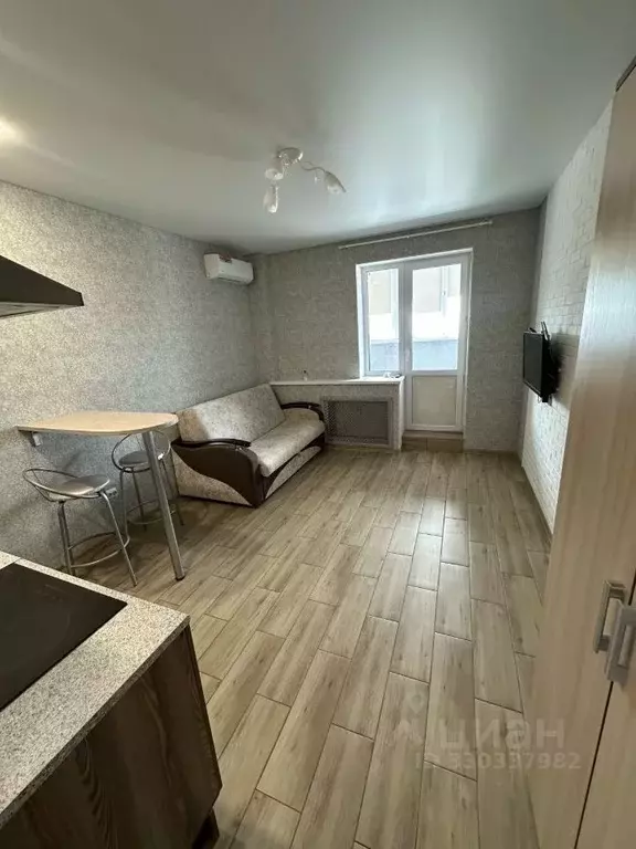 Студия Оренбургская область, Оренбург ул. Автомобилистов, 2Д (20.0 м) - Фото 1