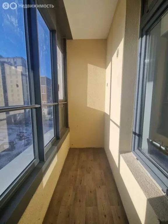 Квартира-студия: Санкт-Петербург, Октябрьская набережная, 40 (18.2 м) - Фото 1