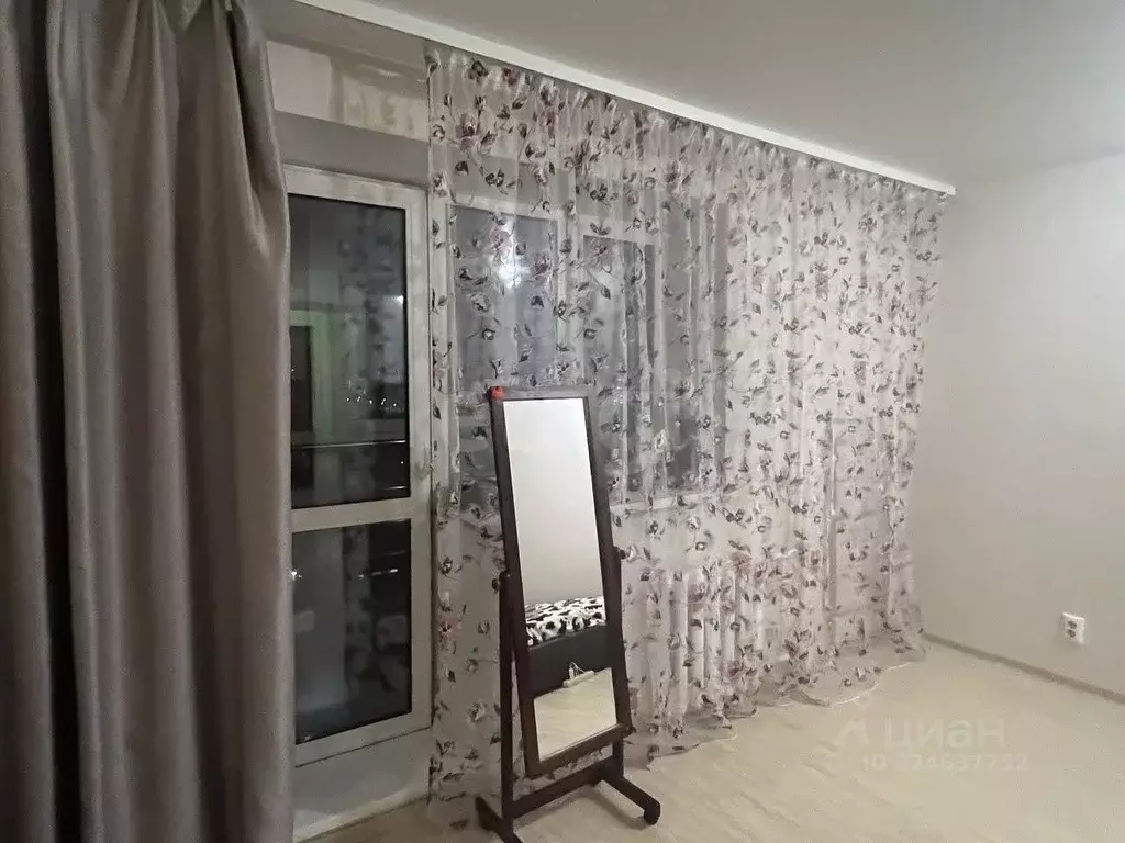 Студия Тюменская область, Тюмень Микрорайон мыс, ул. Судоремонтная, ... - Фото 1