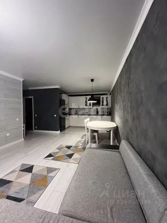 1-к кв. Тюменская область, Тюмень Полевая ул., 105 (65.0 м) - Фото 1