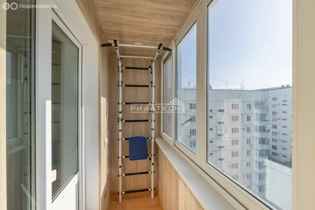 3-комнатная квартира: Благовещенск, улица Мухина, 18 (656 м) - Фото 0