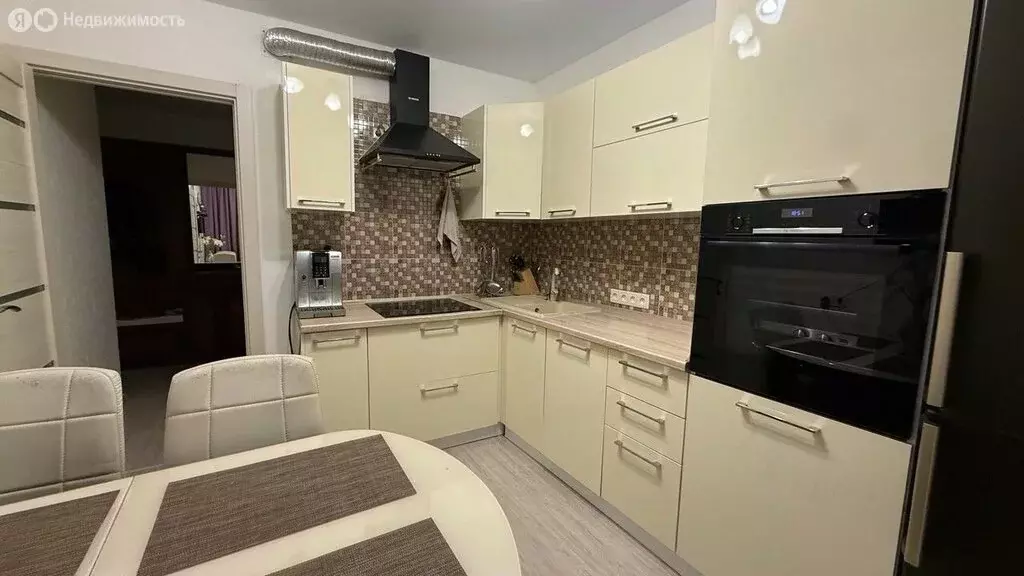 1-комнатная квартира: Москва, район Троицк, Нововатутинский проспект, ... - Фото 1