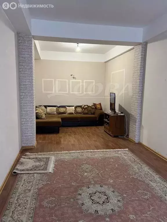 2-комнатная квартира: Махачкала, улица Вузовское Озеро, 17 (70 м) - Фото 0