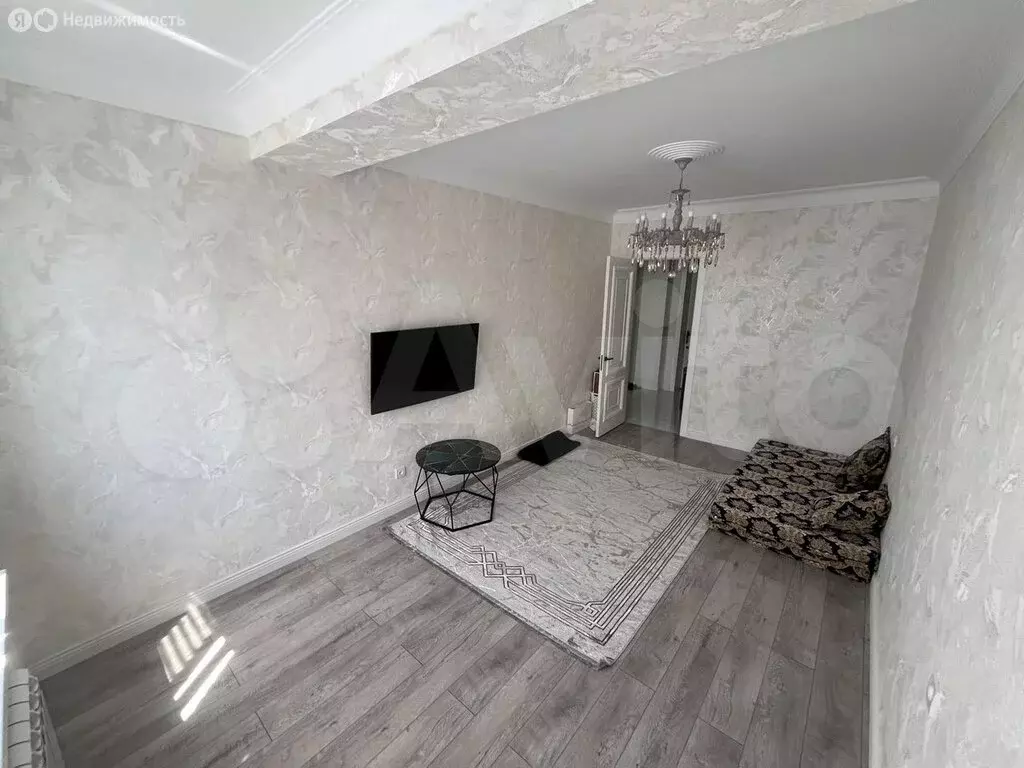 1-комнатная квартира: Махачкала, Хивская улица, 7 (50 м) - Фото 1