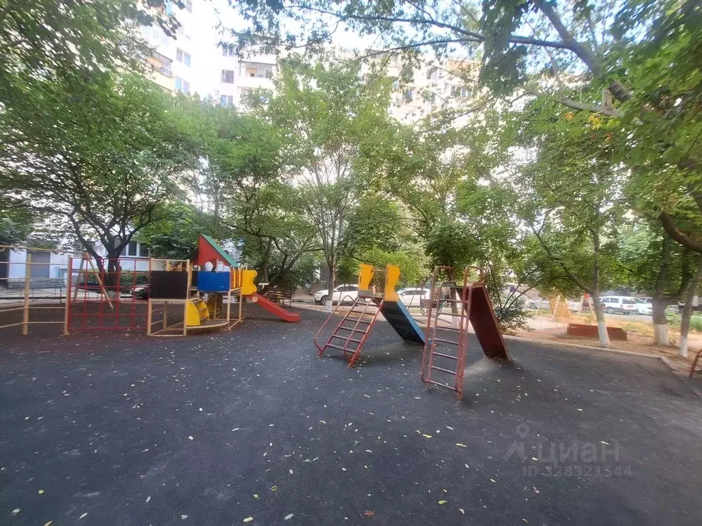 3-к кв. Краснодарский край, Новороссийск ул. Видова, 177 (70.0 м) - Фото 2