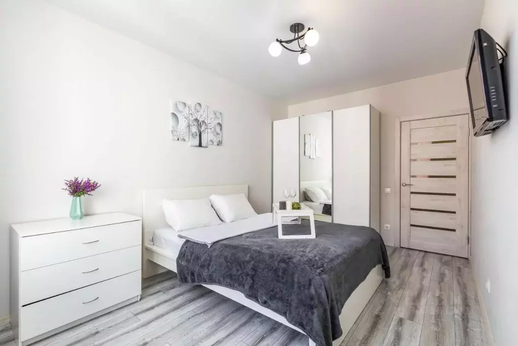 2-к кв. Свердловская область, Екатеринбург ул. Азина, 22/2 (41.0 м) - Фото 0