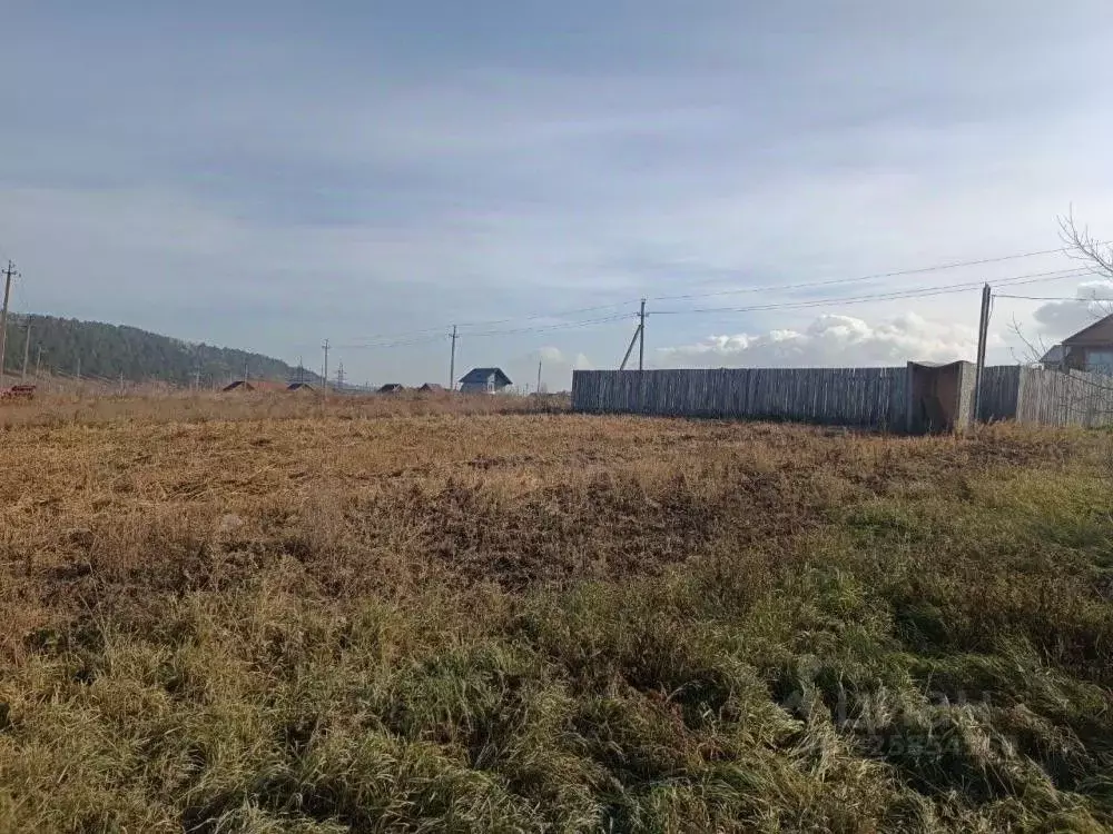 Участок в Иркутская область, Иркутский муниципальный округ, д. Карлук ... - Фото 1