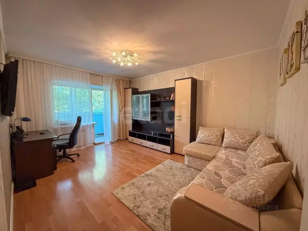 2-к кв. Приморский край, Артем ул. Фрунзе, 62 (49.5 м) - Фото 0