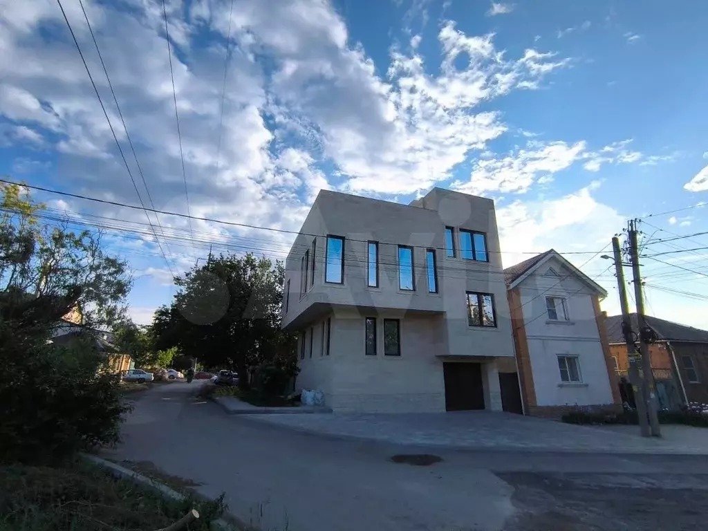 Дом 200 м на участке 1 сот. - Фото 0