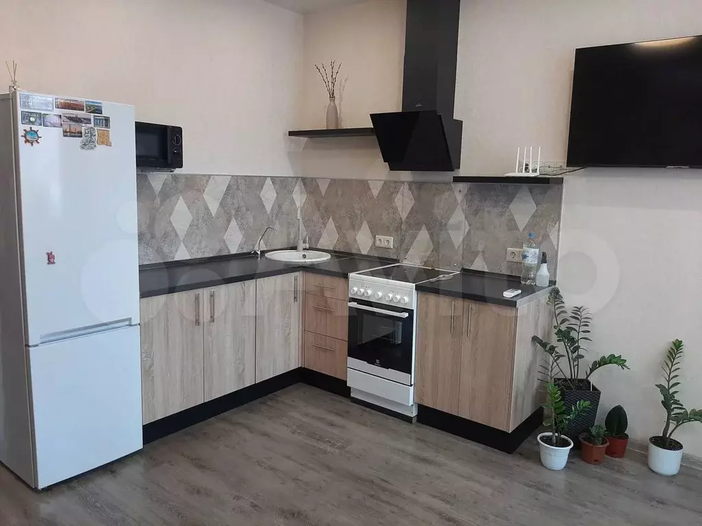 3-к. квартира, 58 м, 1/17 эт. - Фото 0