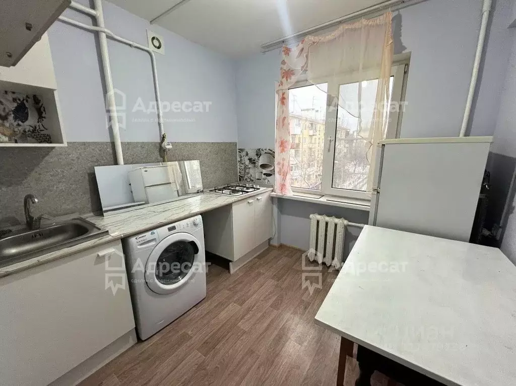 3-к кв. Волгоградская область, Волгоград ул. Дзержинского, 37 (55.0 м) - Фото 2