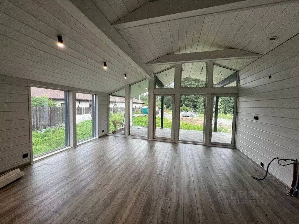 Дом в Свердловская область, Екатеринбург пер. Певческий (92 м) - Фото 2