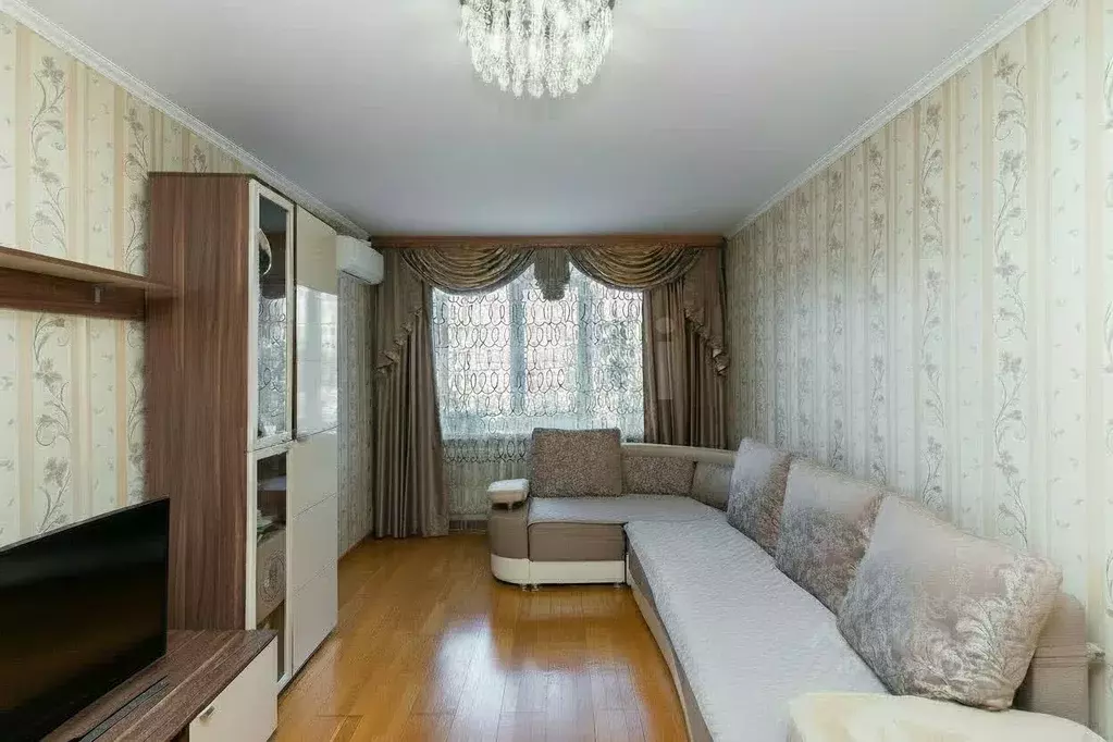 3-к кв. Тюменская область, Тюмень Широтная ул., 25 (65.5 м) - Фото 1