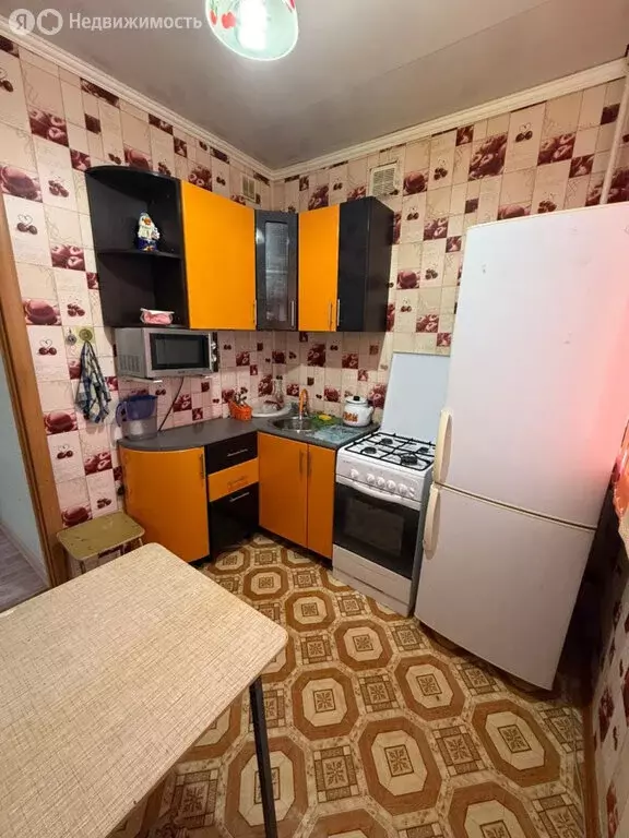 2-комнатная квартира: Ясный, улица Свердлова, 7 (46 м) - Фото 0
