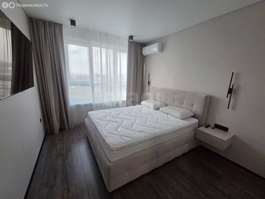 1-комнатная квартира: Ростов-на-Дону, улица Бориса Слюсаря, 15с1 (34 ... - Фото 1