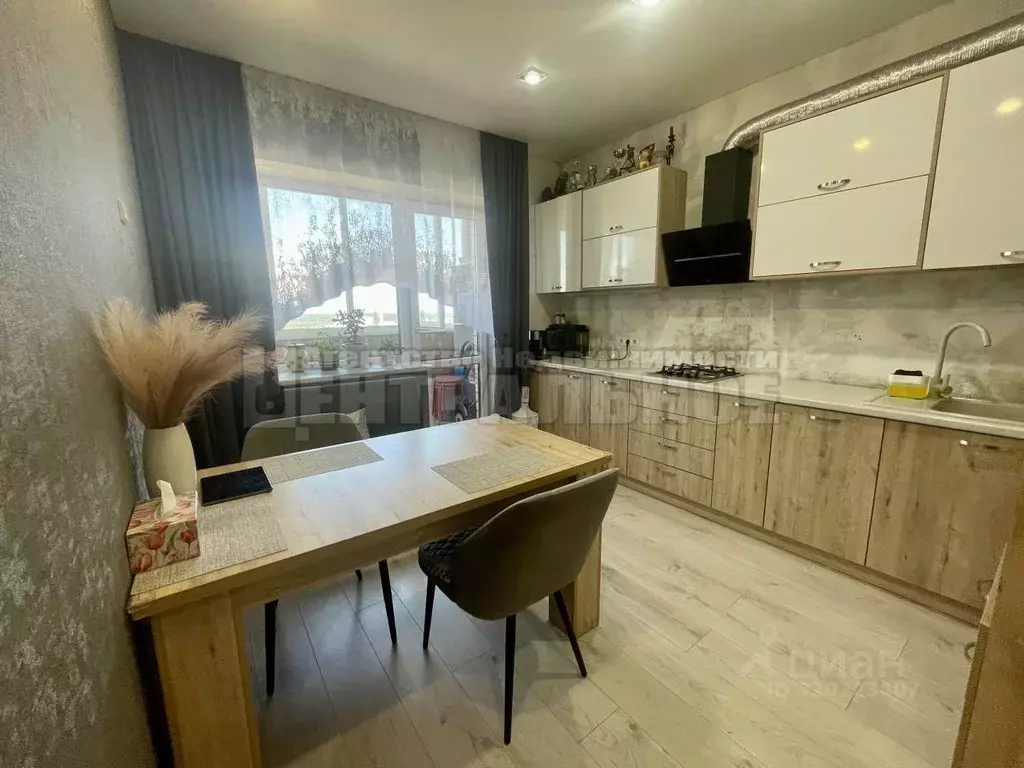 2-к кв. Смоленская область, Смоленск ул. Попова, 39 (68.0 м) - Фото 1