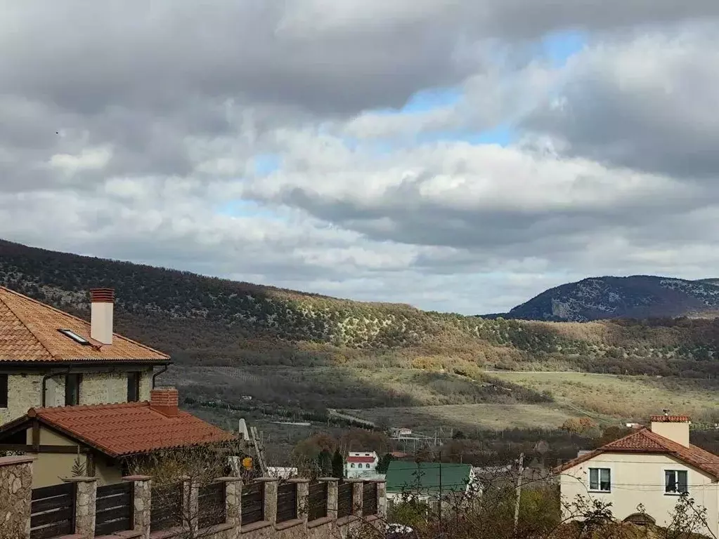 Участок в Севастополь с. Резервное, ул. Нахимовская (10.0 сот.) - Фото 1