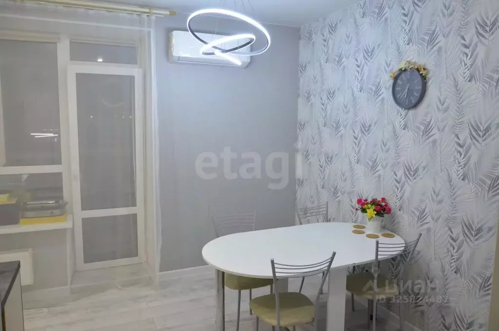 2-к кв. Тюменская область, Тюмень Малая Боровская ул., 3 (53.5 м) - Фото 1