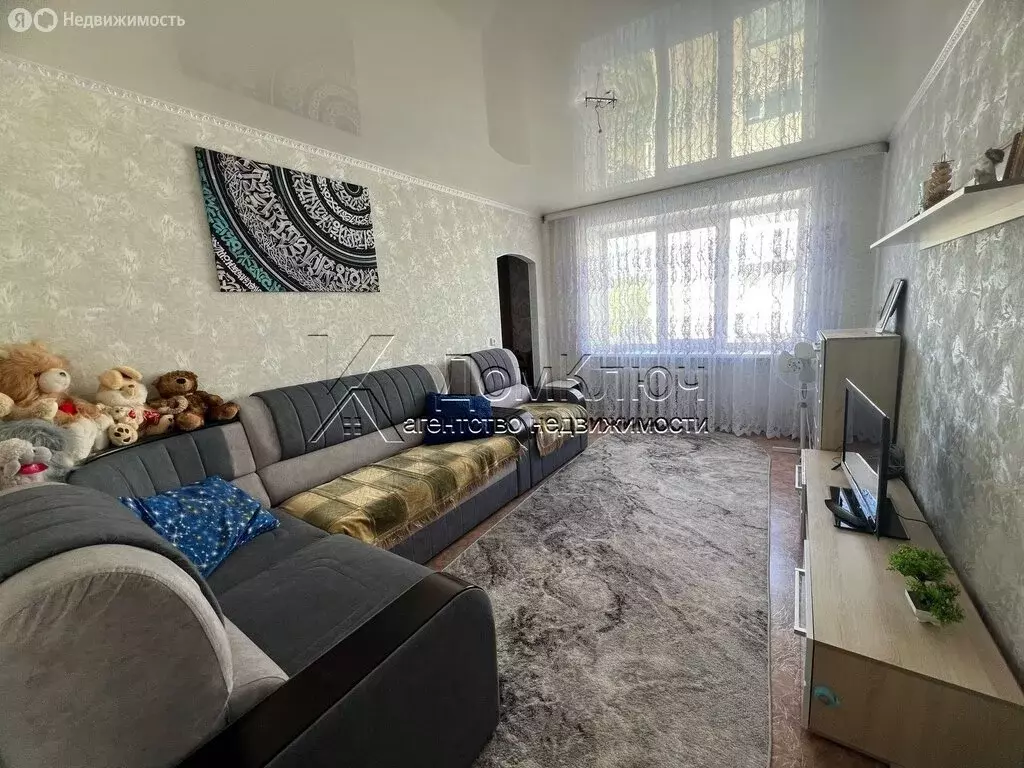 3-комнатная квартира: Кумертау, Первомайская улица, 5 (52 м) - Фото 1