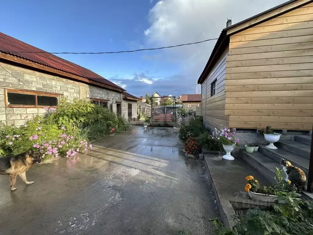 Дом в Бурятия, Иволгинский район, Сотниковское с/пос, с. Сотниково ул. ... - Фото 1