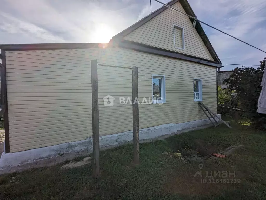 Дом в Иркутская область, Ангарск пер. Саврасова (40 м) - Фото 1