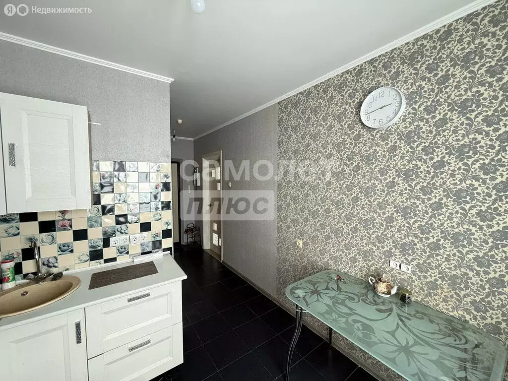 1-комнатная квартира: Омск, улица Завертяева, 9к6 (35 м) - Фото 0