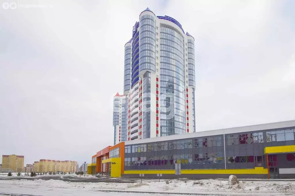 1-комнатная квартира: Тюмень, улица Федюнинского, 64 (48.3 м) - Фото 0