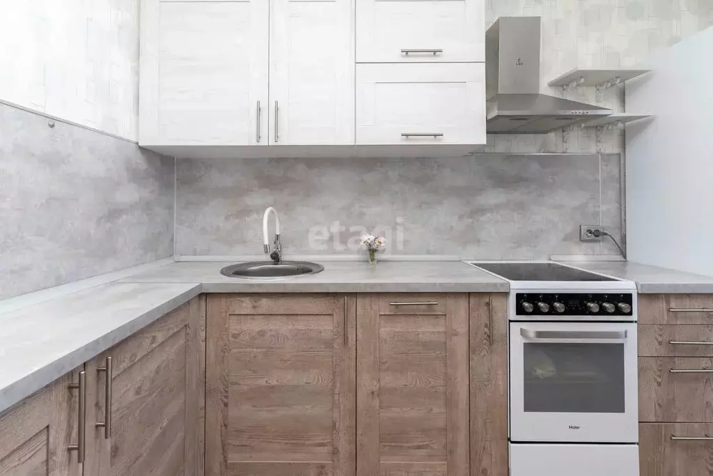 3-комнатная квартира: Тюмень, 6-й микрорайон, проезд 9 Мая, 2 (67.9 м) - Фото 1