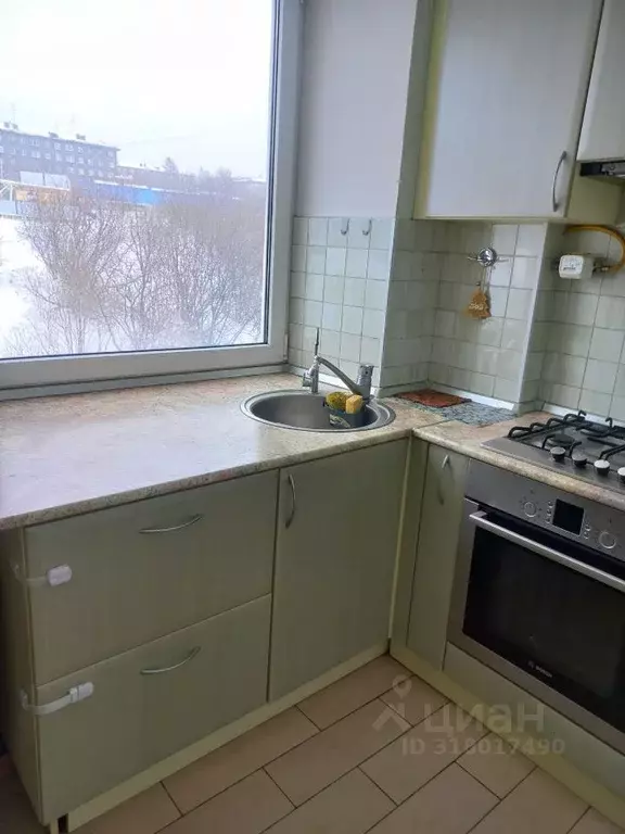 2-к кв. Мурманская область, Мурманск ул. Софьи Перовской, 17 (45.0 м) - Фото 1