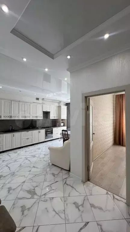 2-к. квартира, 70 м, 2/9 эт. - Фото 1