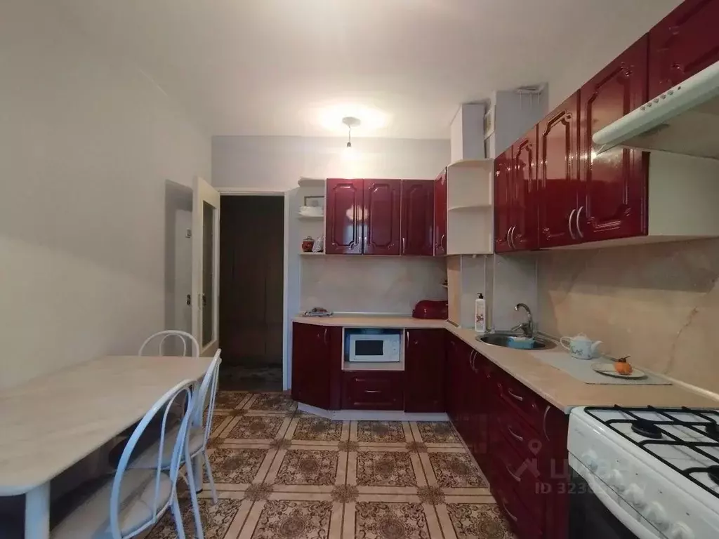 3-к кв. Омская область, Омск ул. Кирова, 18/1 (74.5 м) - Фото 2