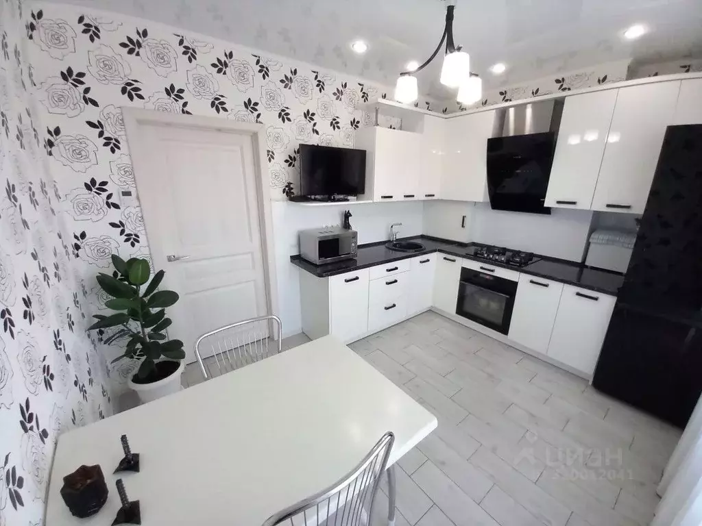 2-к кв. Калининградская область, Гурьевск Советская ул., 3 (67.9 м) - Фото 0