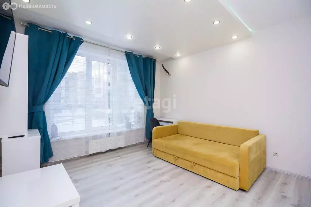 1-комнатная квартира: Тюмень, улица Федюнинского, 30 (37.7 м) - Фото 1