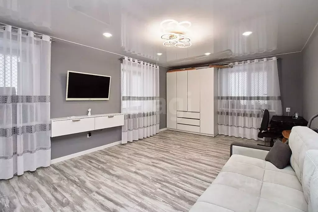 3-к кв. Тюменская область, Тюмень ул. Республики, 178 (70.5 м) - Фото 1