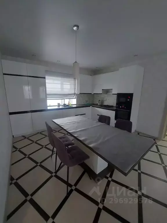 Дом в Саратовская область, Хвалынск Просвещенский туп., 2 (150 м) - Фото 1