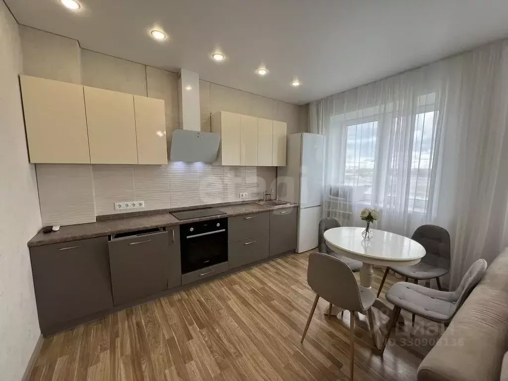 2-к кв. Тюменская область, Тюмень ул. Мельникайте, 38 (66.0 м) - Фото 1