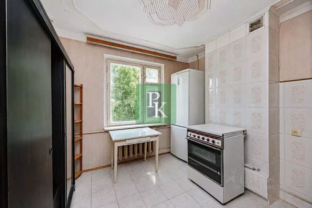 2-к кв. Севастополь просп. Октябрьской Революции, 40/9 (49.0 м) - Фото 1