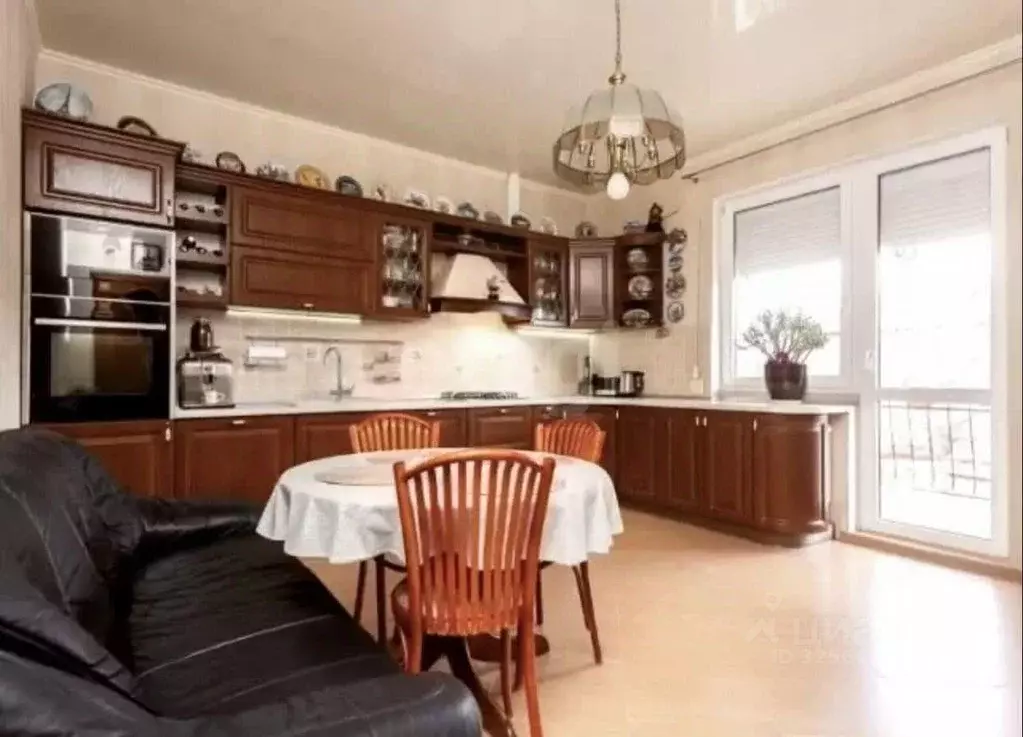 Дом в Калининградская область, Калининград Велижская ул., 10 (250 м) - Фото 0