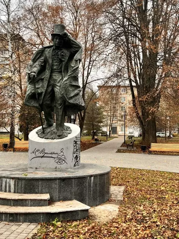 2-к кв. Тульская область, Новомосковск Октябрьская ул., 10 (45.0 м) - Фото 1