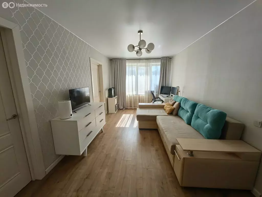 3-комнатная квартира: Кировск, Комсомольская улица, 15 (58.7 м) - Фото 1