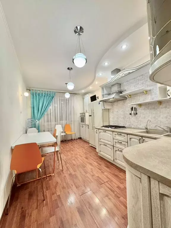 3-к. квартира, 90 м, 3/6 эт. - Фото 0