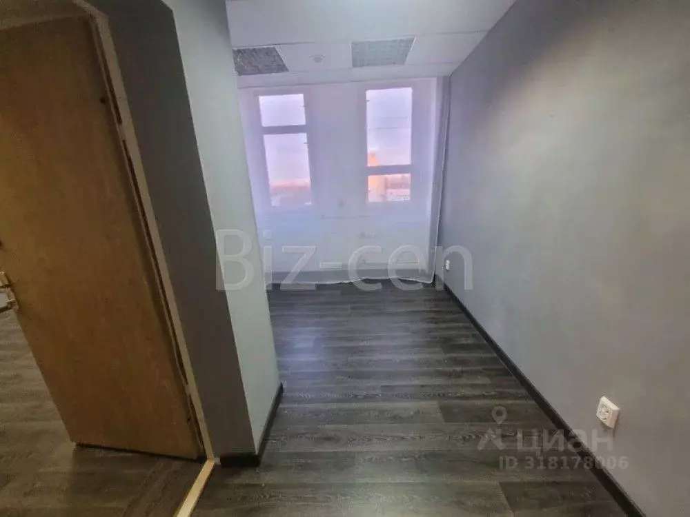 Офис в Санкт-Петербург пл. Конституции, 2 (26 м) - Фото 0