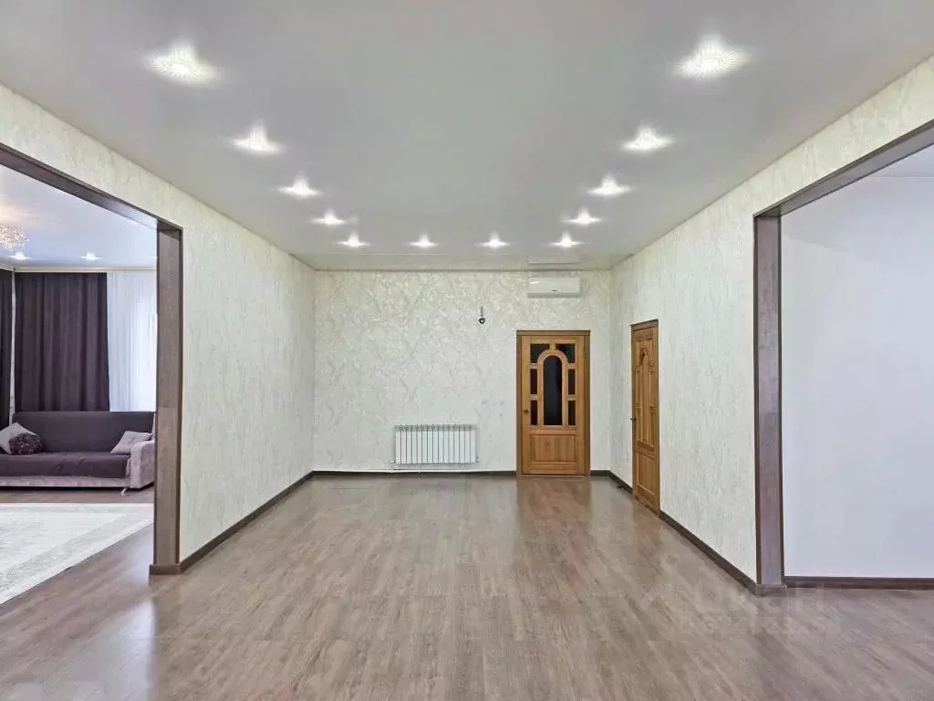 Коттедж в Омская область, Азовский Немецкий Национальный район, д. ... - Фото 1