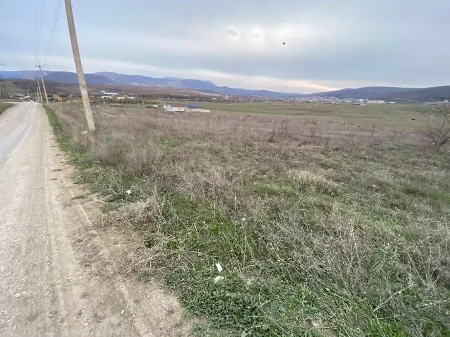 Участок в Крым, Симферопольский район, Добровское с/пос, с. Пионерское ... - Фото 2